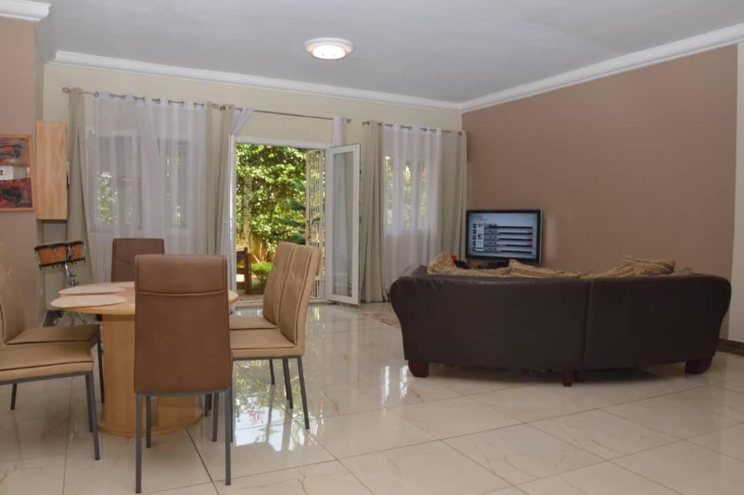 Residence Jardin Tropical Yaounde Ngoại thất bức ảnh